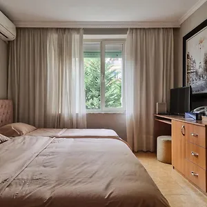 Center Cozy Apartment Tirana